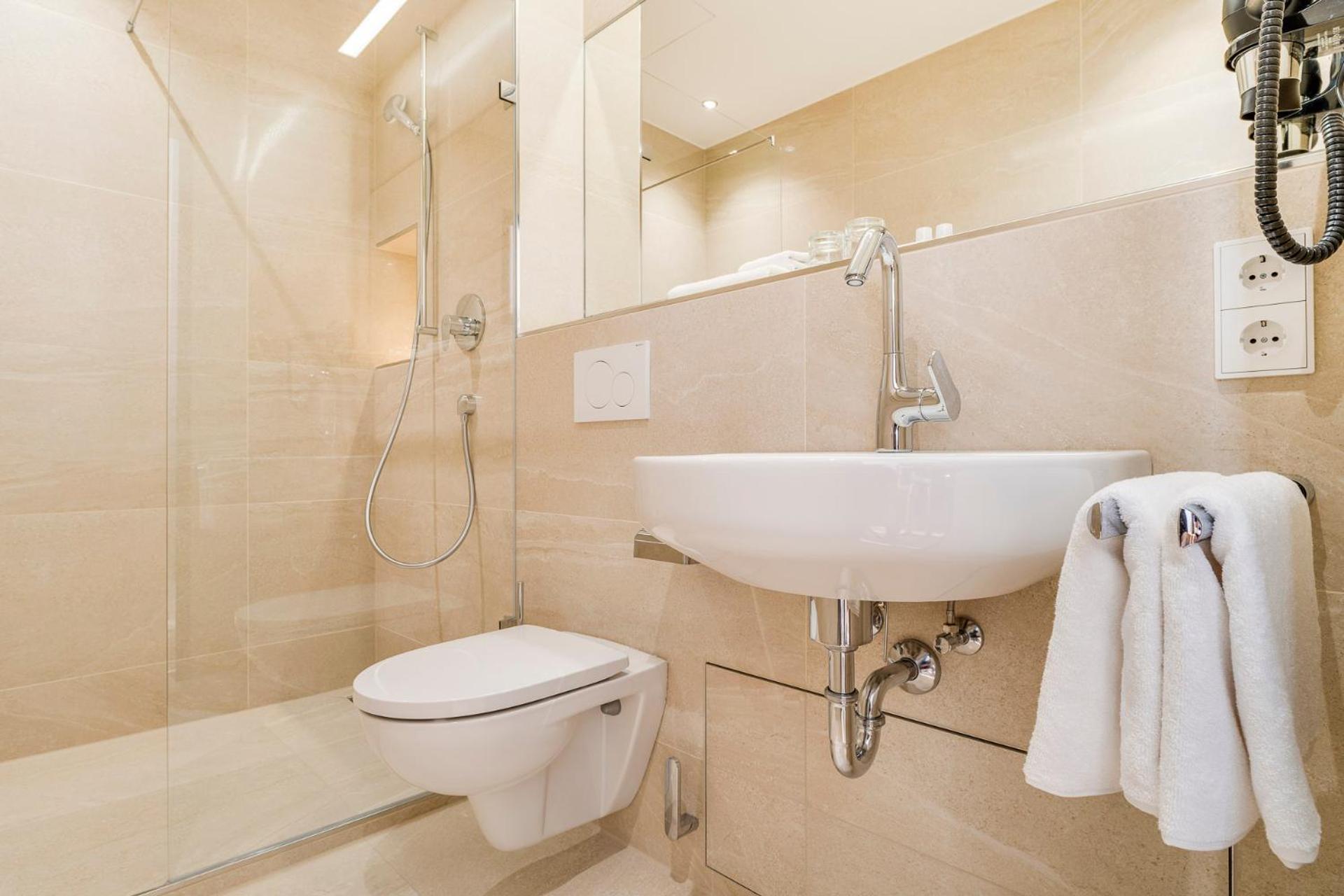Hotel-Etage Apfelrot แอร์ดิง ภายนอก รูปภาพ